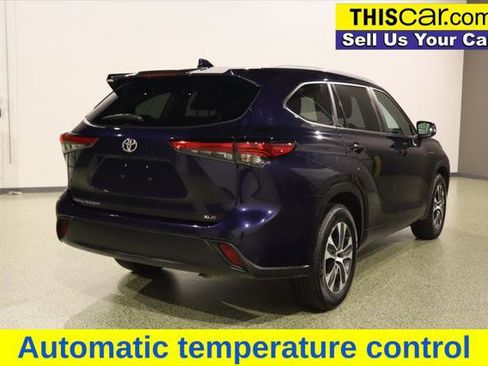 Used 2023 Toyota Highlander XLE FWD image 8