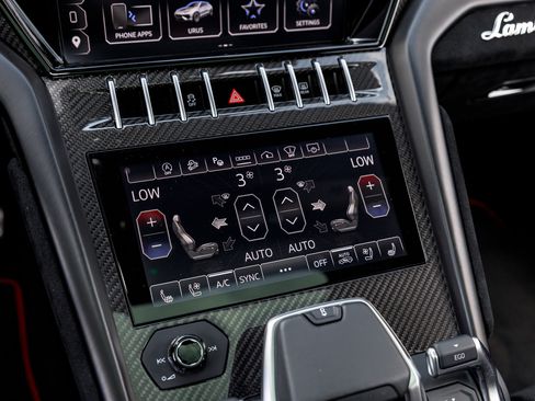 Used 2023 Lamborghini Urus Performante image 31