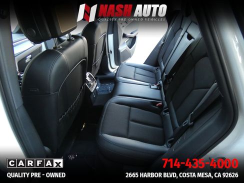 Used 2024 Porsche Macan AWD/4WD image 42