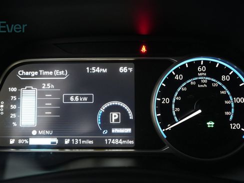 Used 2025 Nissan Leaf S FWD image 7