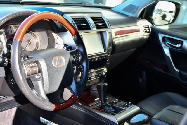 Used 2016 Lexus GX 460 Luxury AWD/4WD image 17