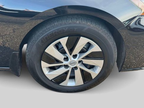 Used 2025 Nissan Altima 2.5 S FWD image 8