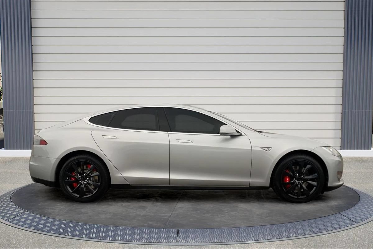 Used 2013 Tesla Model S RWD image 8