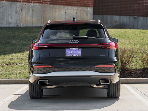 Certified 2025 Audi Q5 Premium w/ Convenience Package image 29