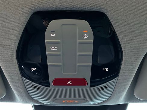 Used 2025 Kia K4 LXS image 16