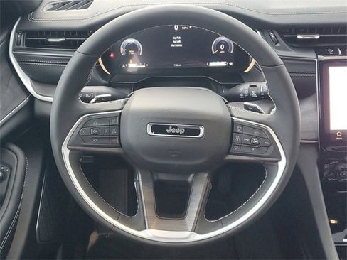 New 2025 Jeep Grand Cherokee L Limited w/ Luxury Tech Group II image 15