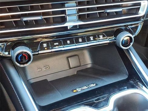 New 2026 Chevrolet Traverse RS w/ LPO, Floor Liner Package image 10