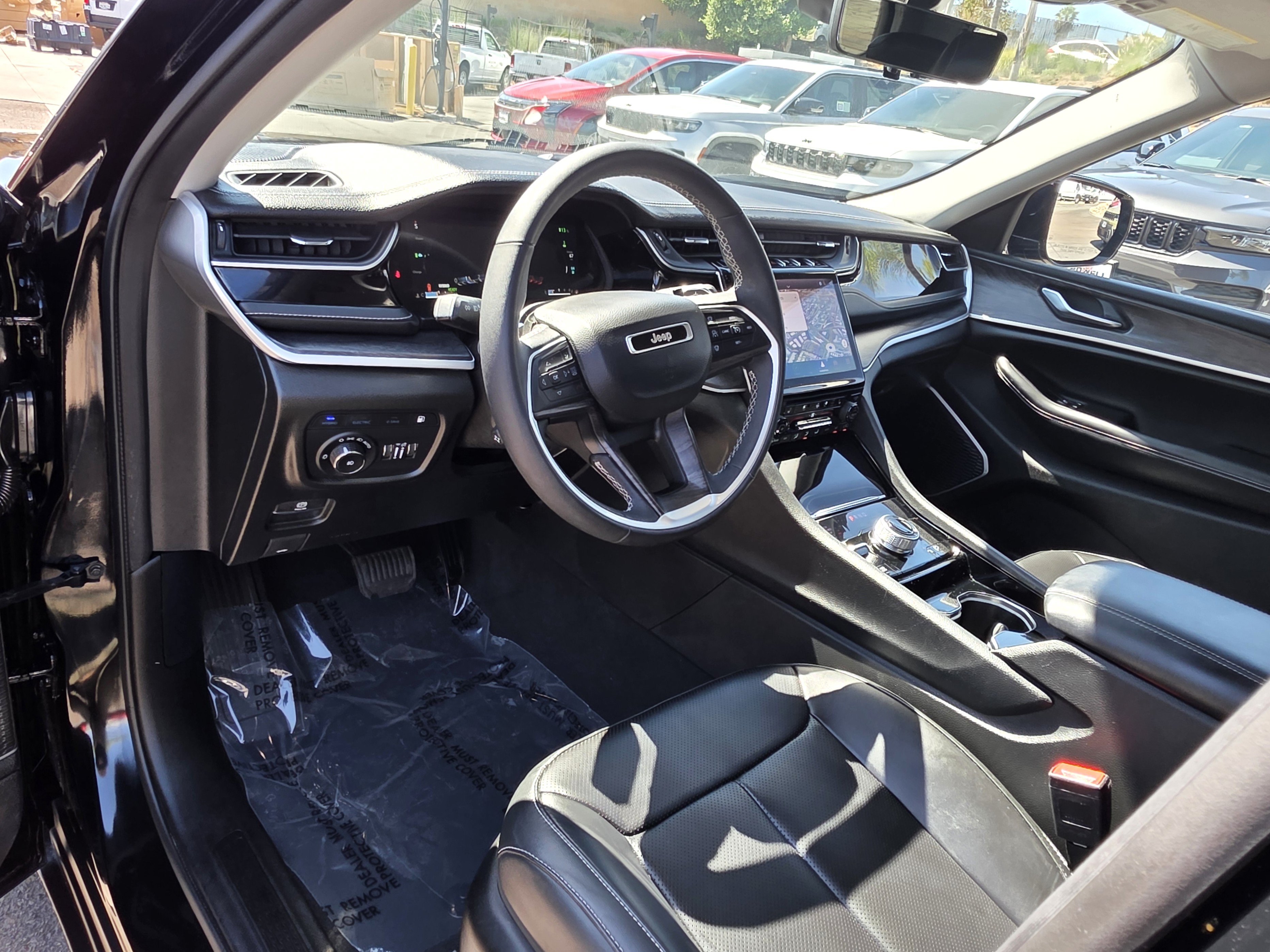 Certified 2023 Jeep Grand Cherokee 4WD 4xe w/ Luxury Tech Group II image 10