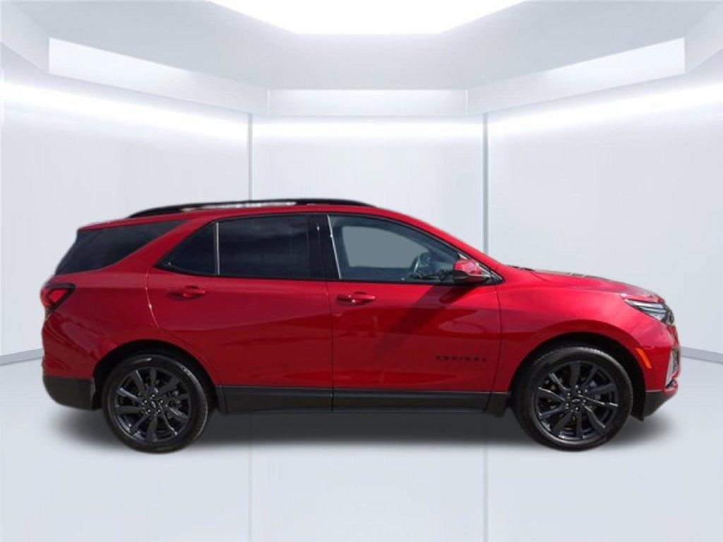 Used 2022 Chevrolet Equinox RS FWD image 5