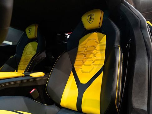 Used 2026 Lamborghini Revuelto AWD/4WD image 4
