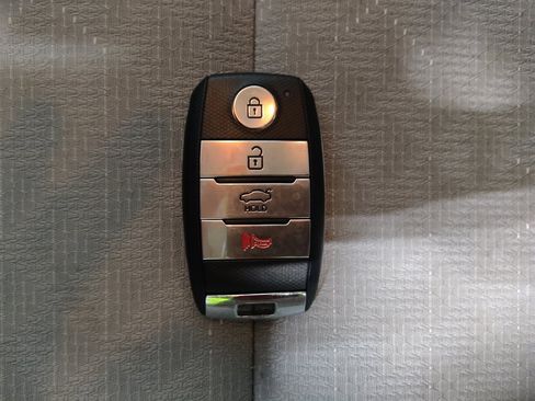 Used 2023 Kia Rio S w/ Technology Package image 32