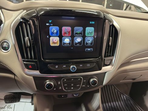 Used 2019 Chevrolet Traverse LT w/ LT Premium Package image 7