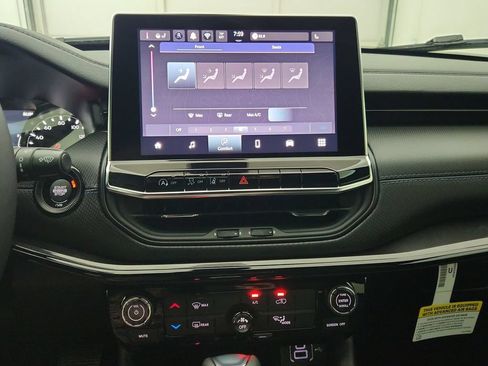New 2026 Jeep Compass Latitude AWD/4WD image 25