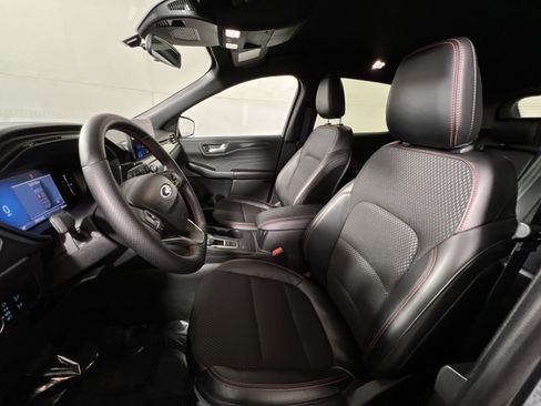 Used 2025 Ford Escape ST-Line w/ Equipment Group 301A image 13