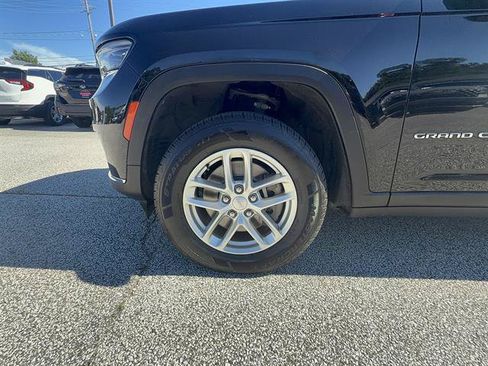 Used 2022 Jeep Grand Cherokee L Laredo w/ Luxury Tech Group I AWD/4WD image 27