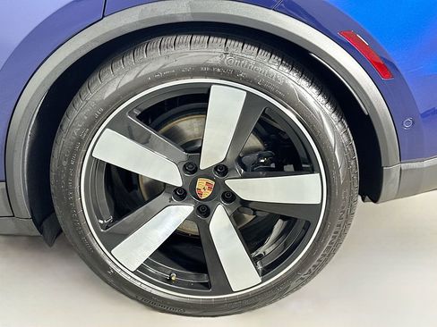 Used 2025 Porsche Macan Electric image 34