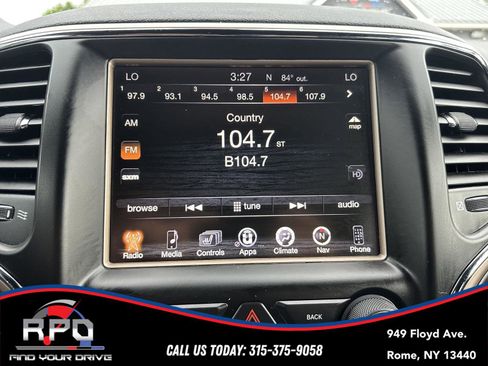Used 2017 Jeep Grand Cherokee Limited AWD/4WD image 11