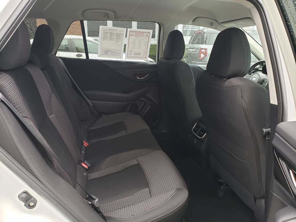 Used 2025 Subaru Outback Premium AWD/4WD image 17