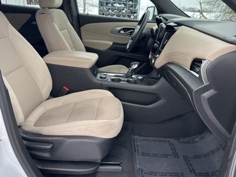 Used 2023 Chevrolet Traverse LS w/ Safety Package image 33