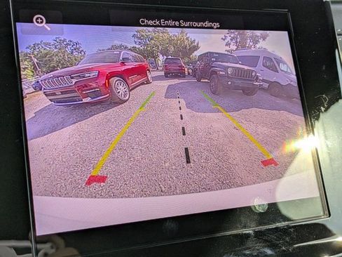 New 2025 Jeep Grand Cherokee L Laredo image 19