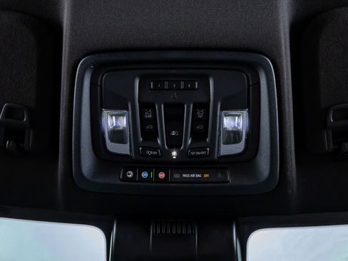 Used 2022 Chevrolet Silverado 1500 ZR2 w/ Technology Package image 29