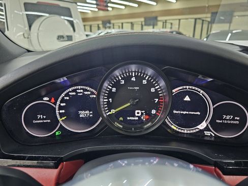 Used 2020 Porsche Cayenne E-Hybrid image 33