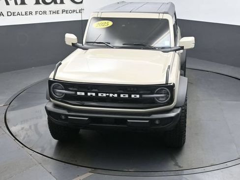 Used 2025 Ford Bronco Outer Banks w/ Sasquatch Package AWD/4WD image 60