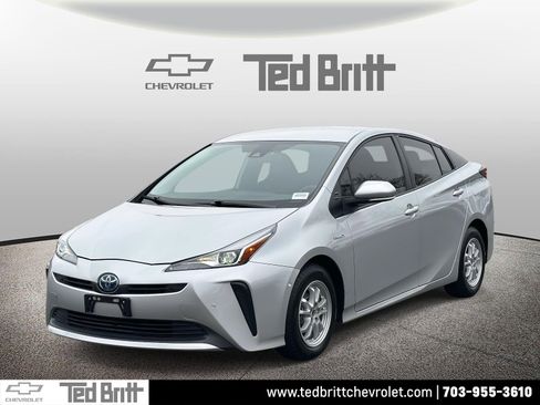 Used 2022 Toyota Prius LE image 1