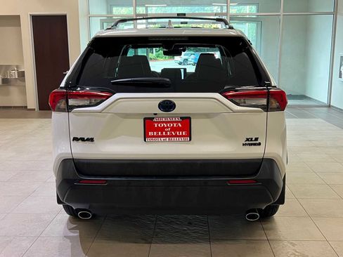 Certified 2024 Toyota RAV4 XLE Premium image 5