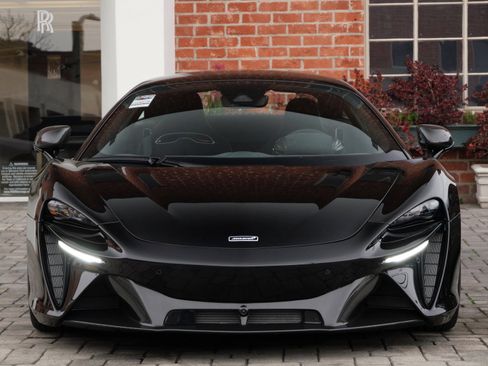Used 2024 McLaren Artura Performance image 2