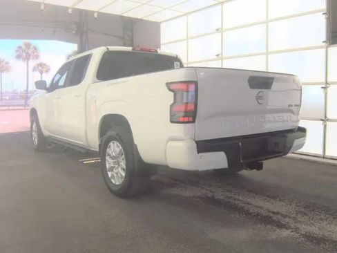 Used 2024 Nissan Frontier SV w/ Technology Package AWD/4WD image 2