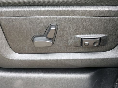 Used 2024 RAM 3500 Laramie w/ Towing Technology Group image 18