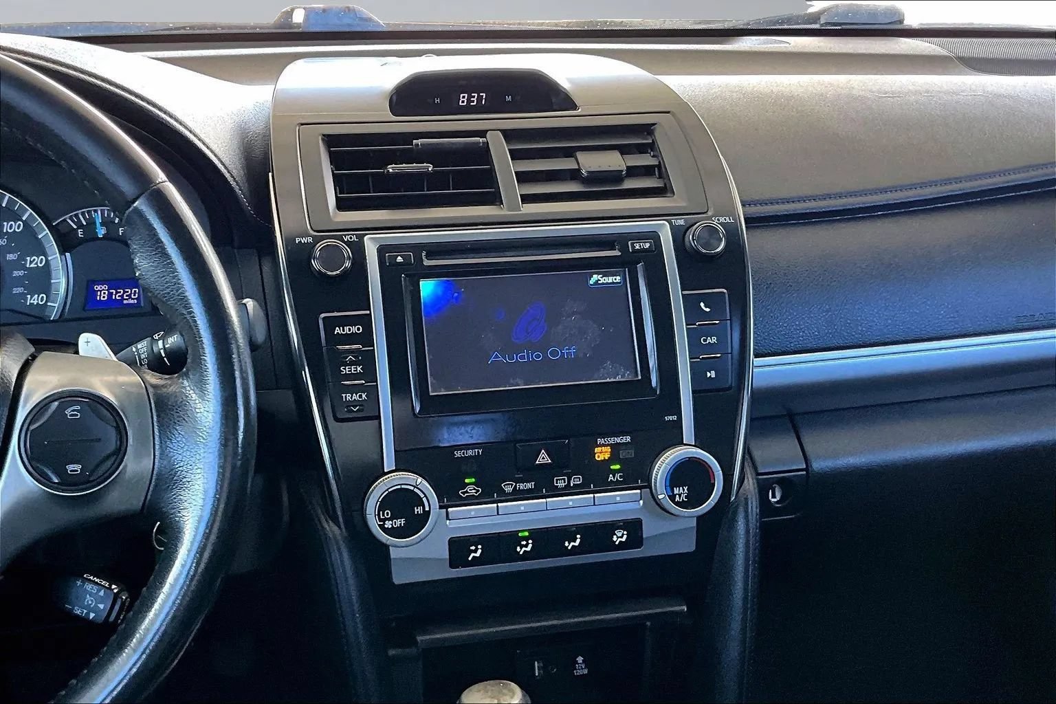 Used 2012 Toyota Camry SE FWD image 9