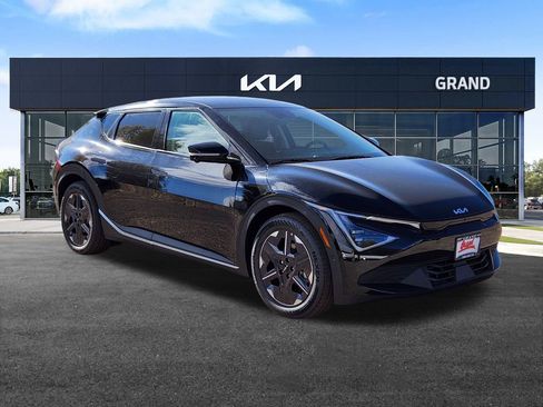 New 2025 Kia EV6 Light w/ Light LR Technology Package AWD/4WD image 2