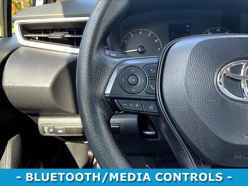 Used 2024 Toyota Corolla LE FWD image 11