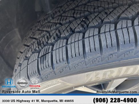 Used 2024 Nissan Rogue Platinum AWD/4WD image 12