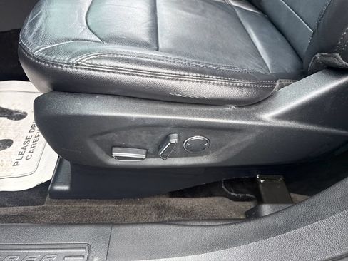 Used 2017 Ford Explorer XLT w/ Equipment Group 202A FWD image 33