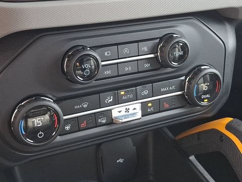 Used 2023 Ford Bronco Badlands AWD/4WD image 16