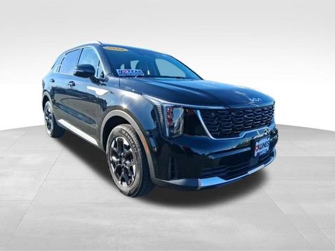 Used 2024 Kia Sorento S image 4