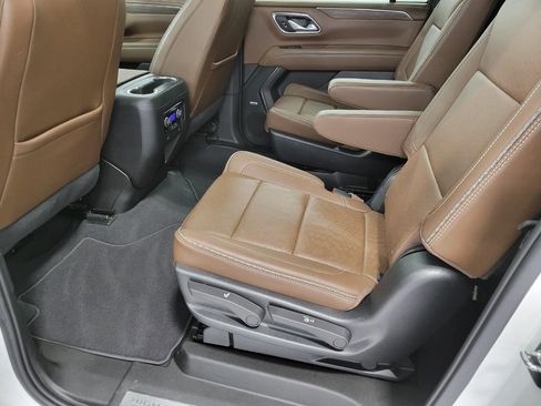 Used 2022 Chevrolet Suburban High Country AWD/4WD image 22
