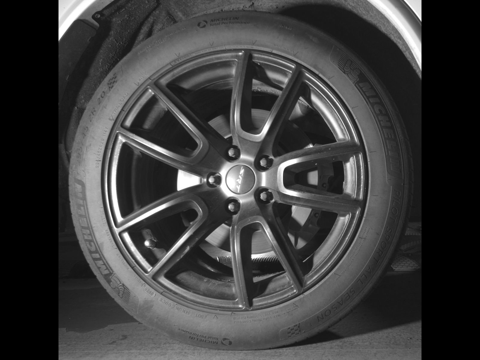 Used 2018 Dodge Durango SRT w/ Technology Group AWD/4WD image 12