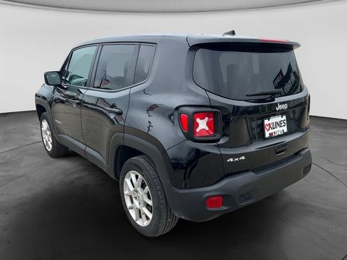 Used 2023 Jeep Renegade Latitude AWD/4WD image 8