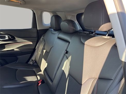 Used 2022 Jeep Compass Trailhawk w/ Trailhawk Convenience Group image 19