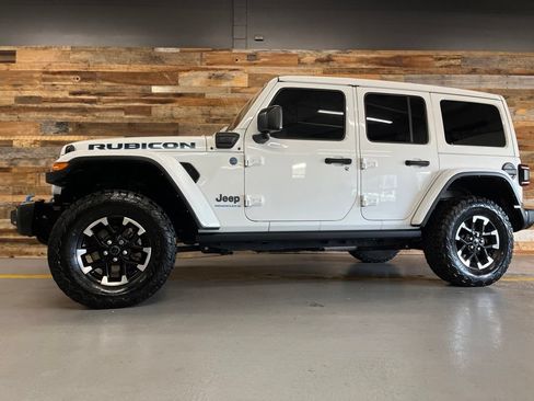 Used 2024 Jeep Wrangler Unlimited Rubicon 4xe AWD/4WD image 18