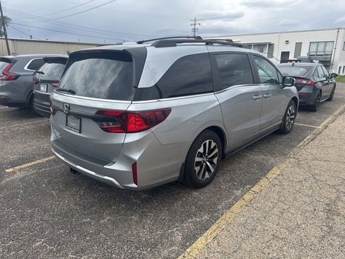 Certified 2025 Honda Odyssey EX-L image 5