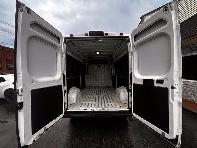 Used 2025 RAM ProMaster 2500 w/ Convenience Group FWD image 10