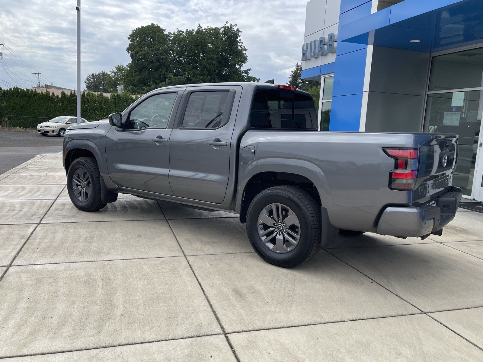 Used 2025 Nissan Frontier SV AWD/4WD image 3