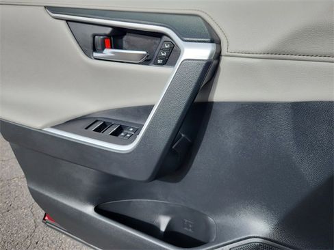 Used 2023 Toyota RAV4 Limited image 6