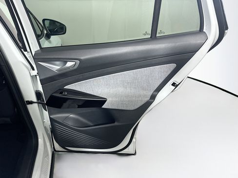 Used 2023 Volkswagen ID.4 2WD image 28