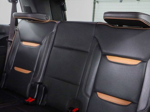 Used 2024 GMC Yukon AT4 w/ Technology Package image 30